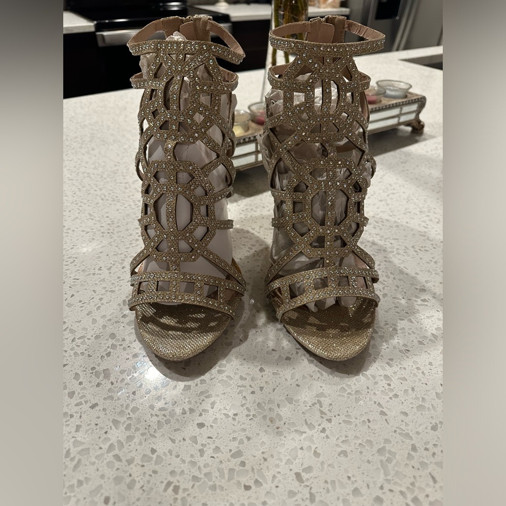 TORRID SZ. 13